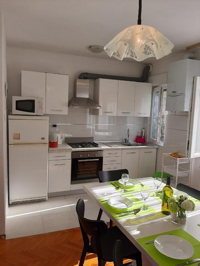 Apartments Viktorija プーラ エクステリア 写真