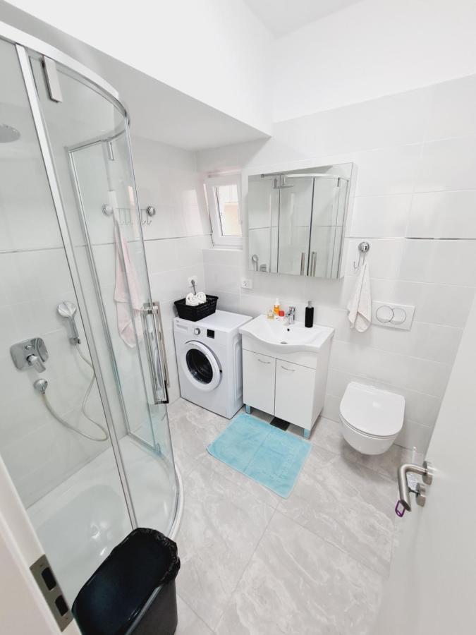 Apartments Viktorija プーラ エクステリア 写真
