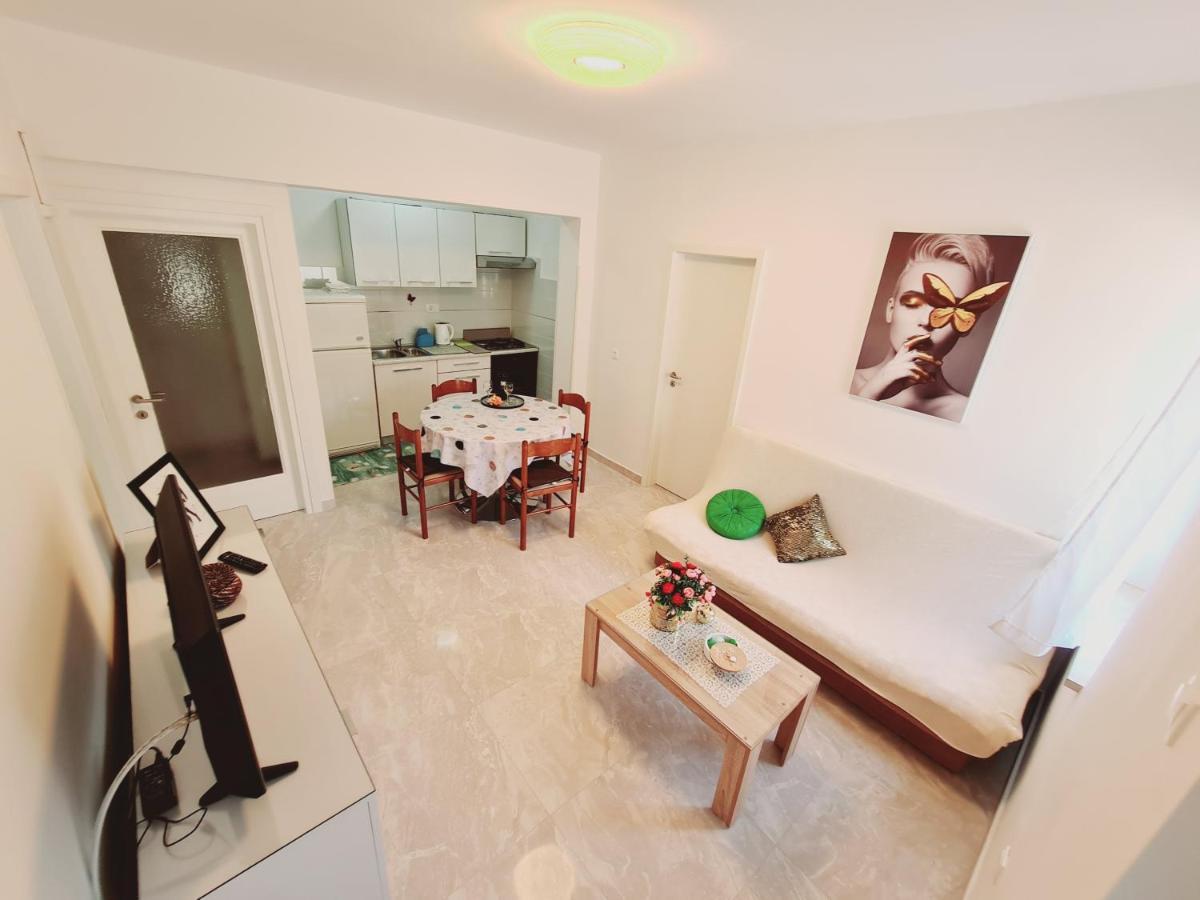 Apartments Viktorija プーラ エクステリア 写真