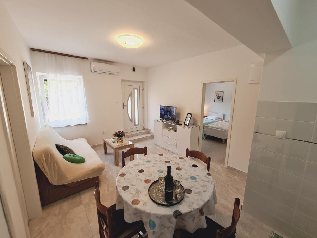 Apartments Viktorija プーラ エクステリア 写真